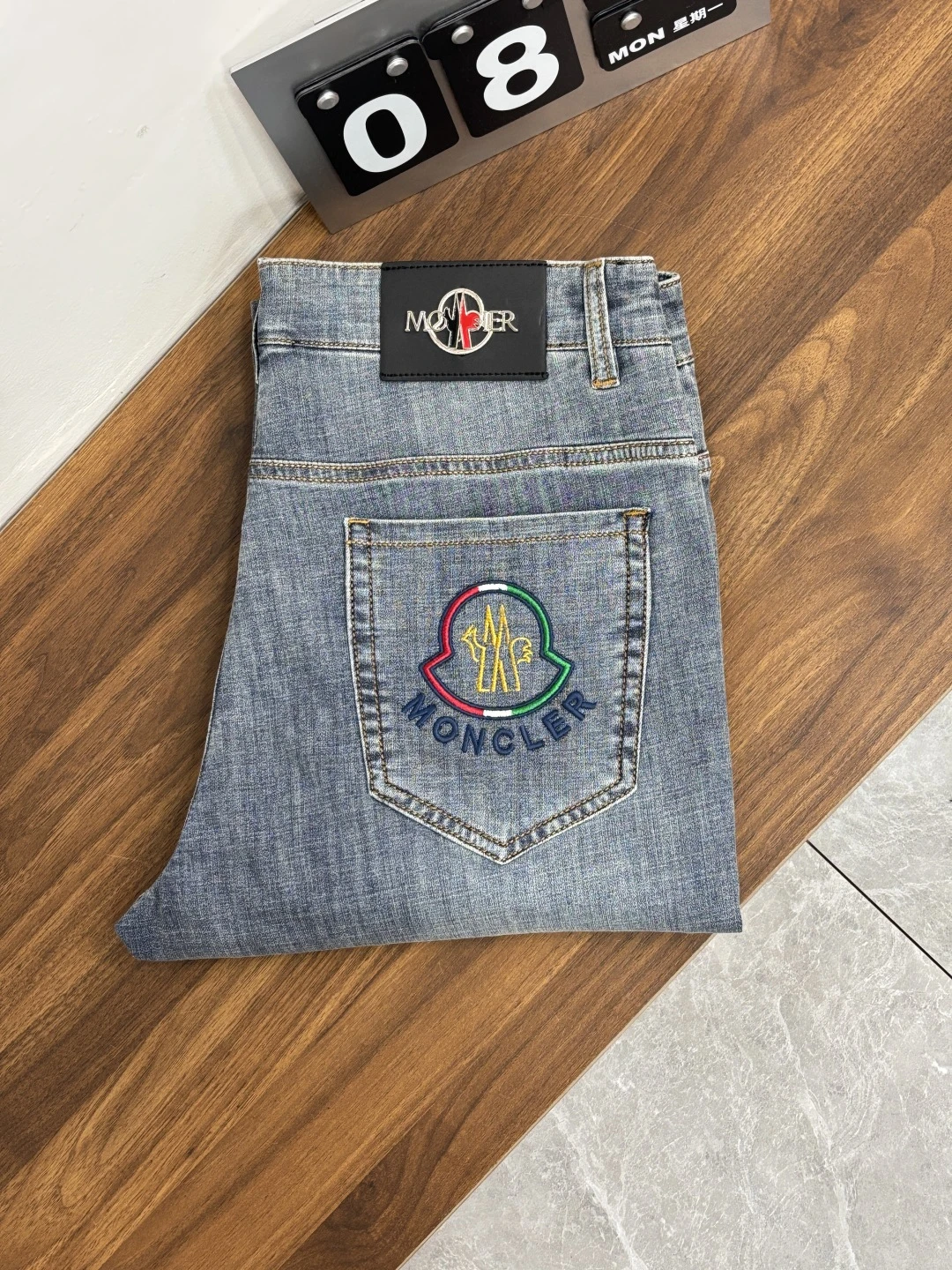 Moncler Jeans — 3773030c