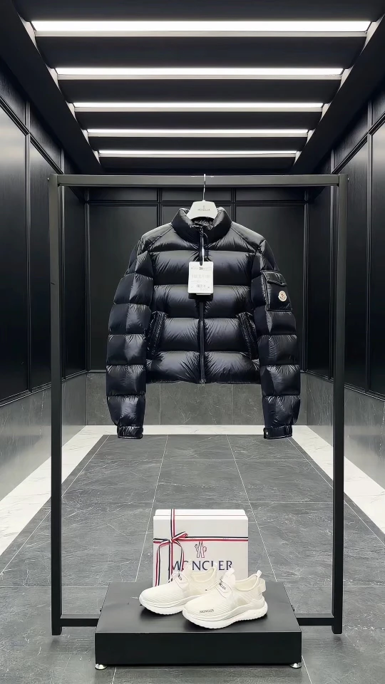 Moncler Down Jackets — 2935b7a0
