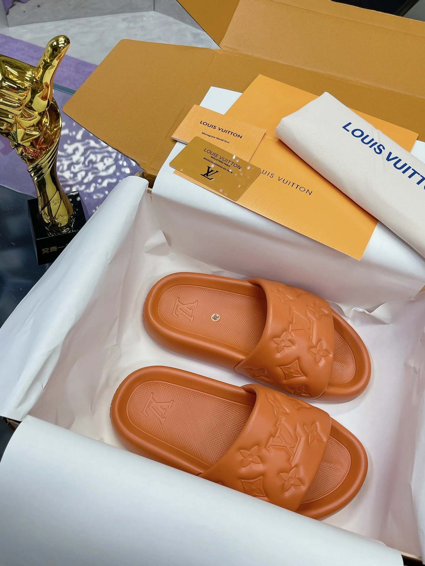Louis Vuitton Slippers — fef5cf57