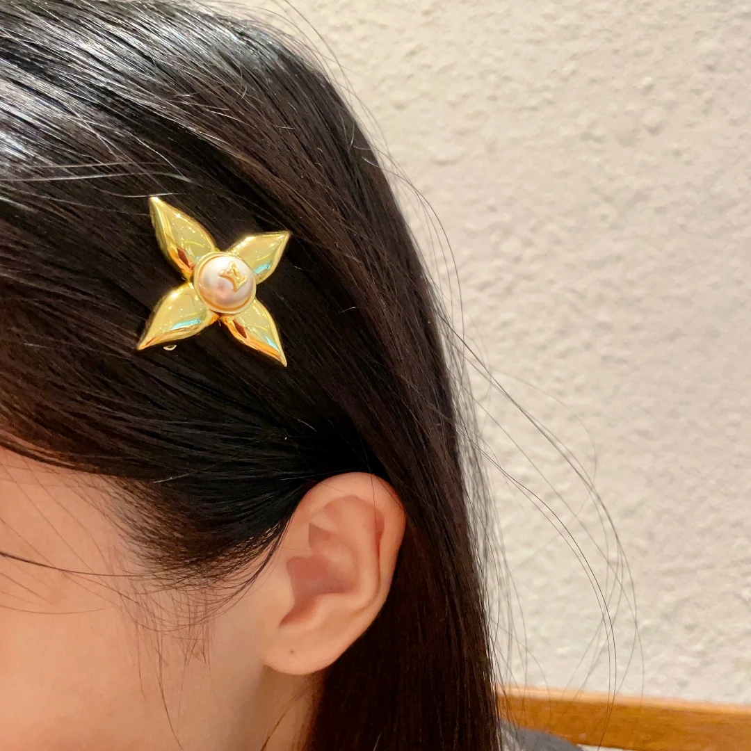 Louis Vuitton Hair Accessories — d0379f2d