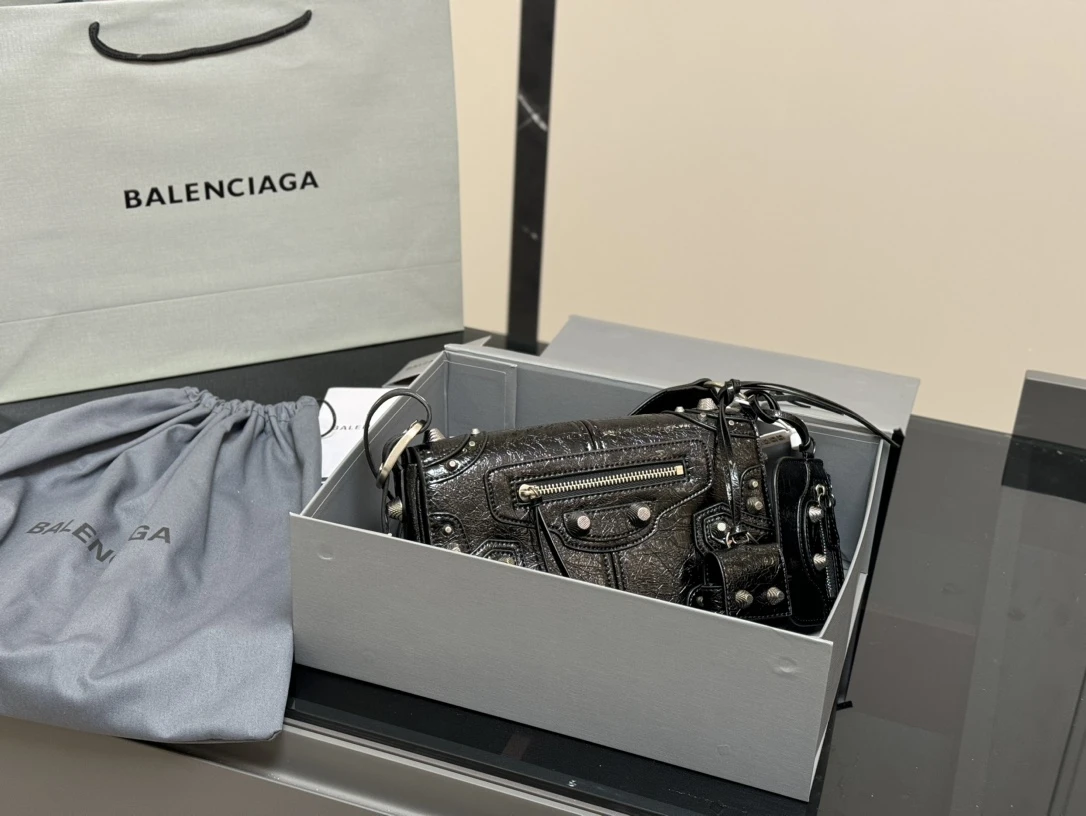 Balenciaga Bag — f74f484d