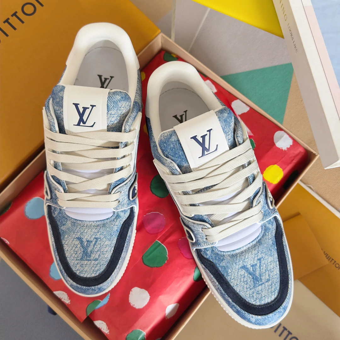 Louis Vuitton Sneakers — 0bcf0545
