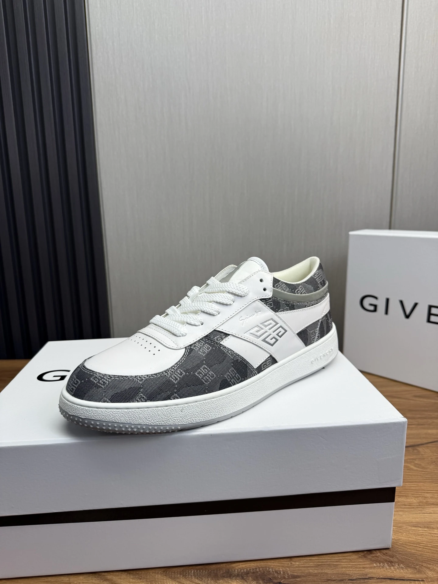 Givenchy Shoes — a305c577