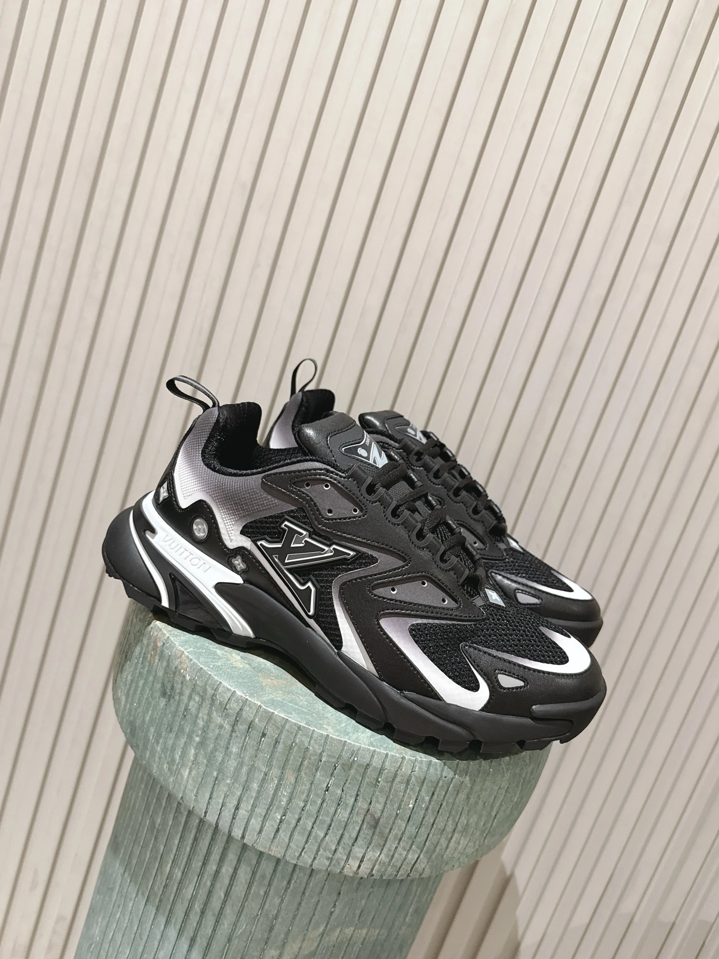 Louis Vuitton Sneakers — aed9d51e
