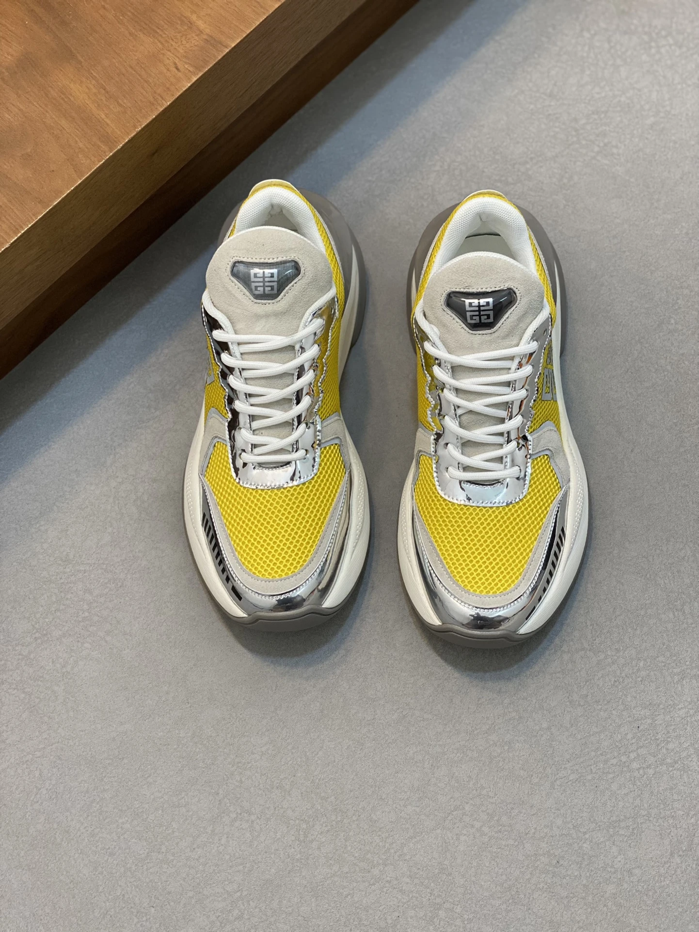 Givenchy Sneakers — d5b0120a