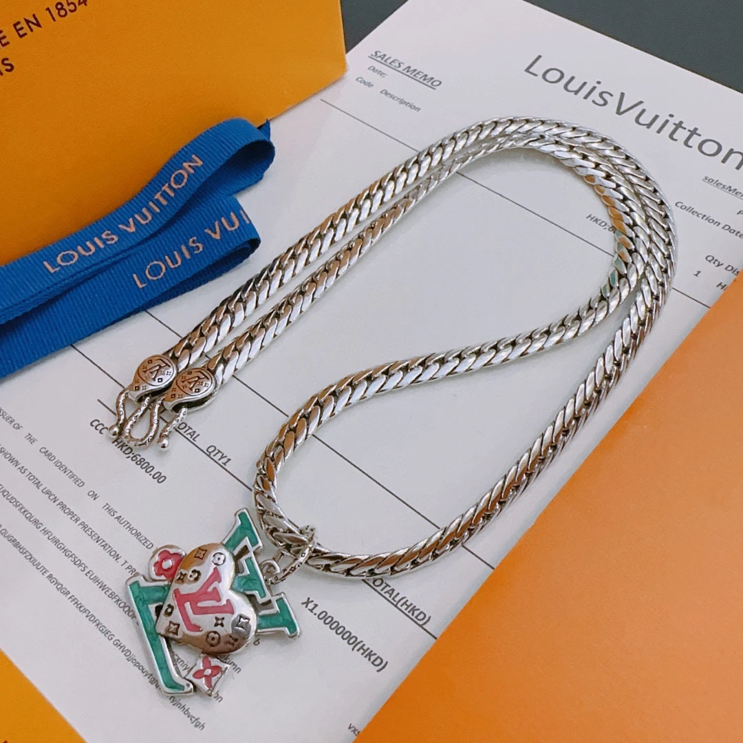 Louis Vuitton Necklaces — 4e4beaf3