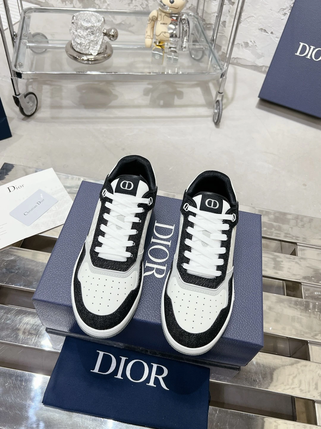 Dior Sneakers — b2292639
