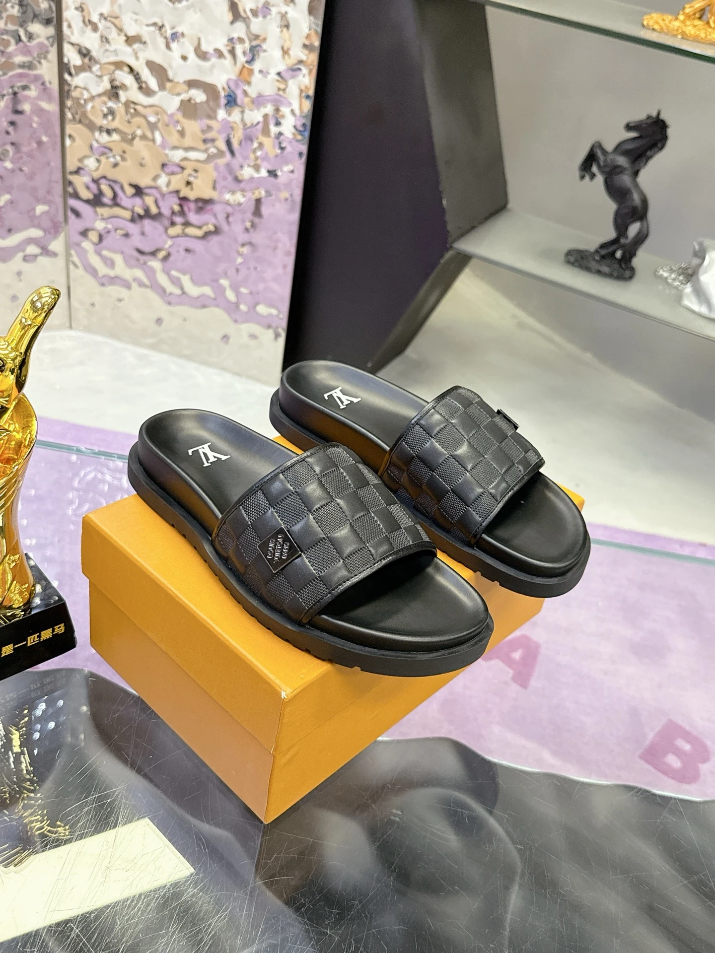 Louis Vuitton Slippers — 9d6abc3f