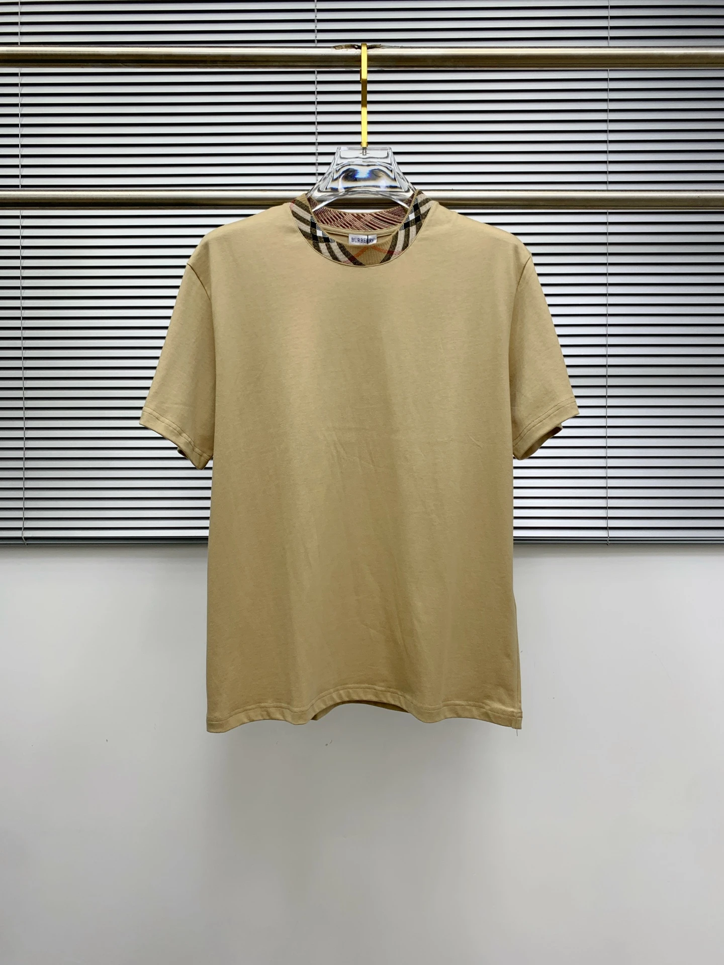 Burberry T-Shirt — 475df7c7