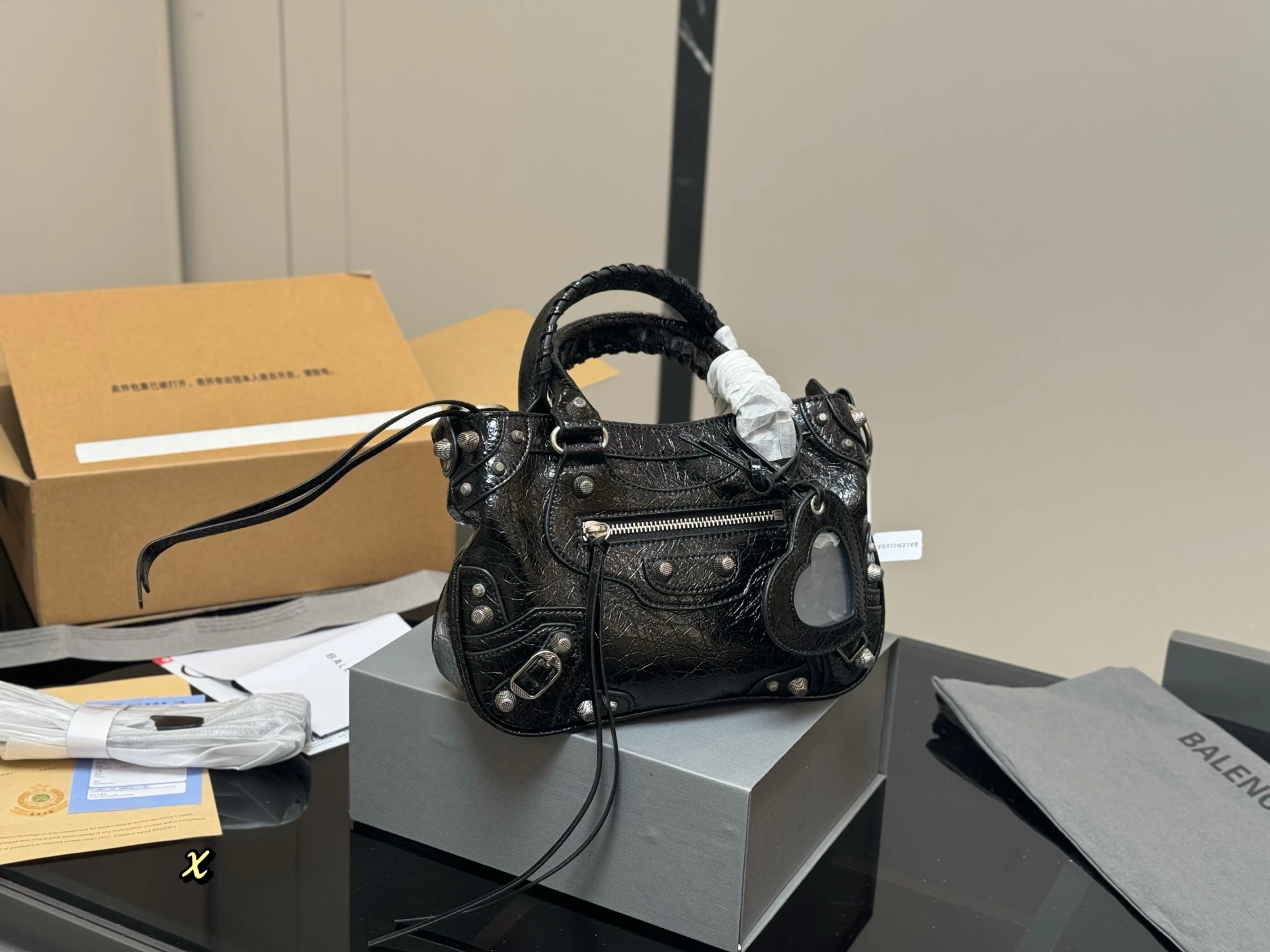 Balenciaga Bag — c5688957