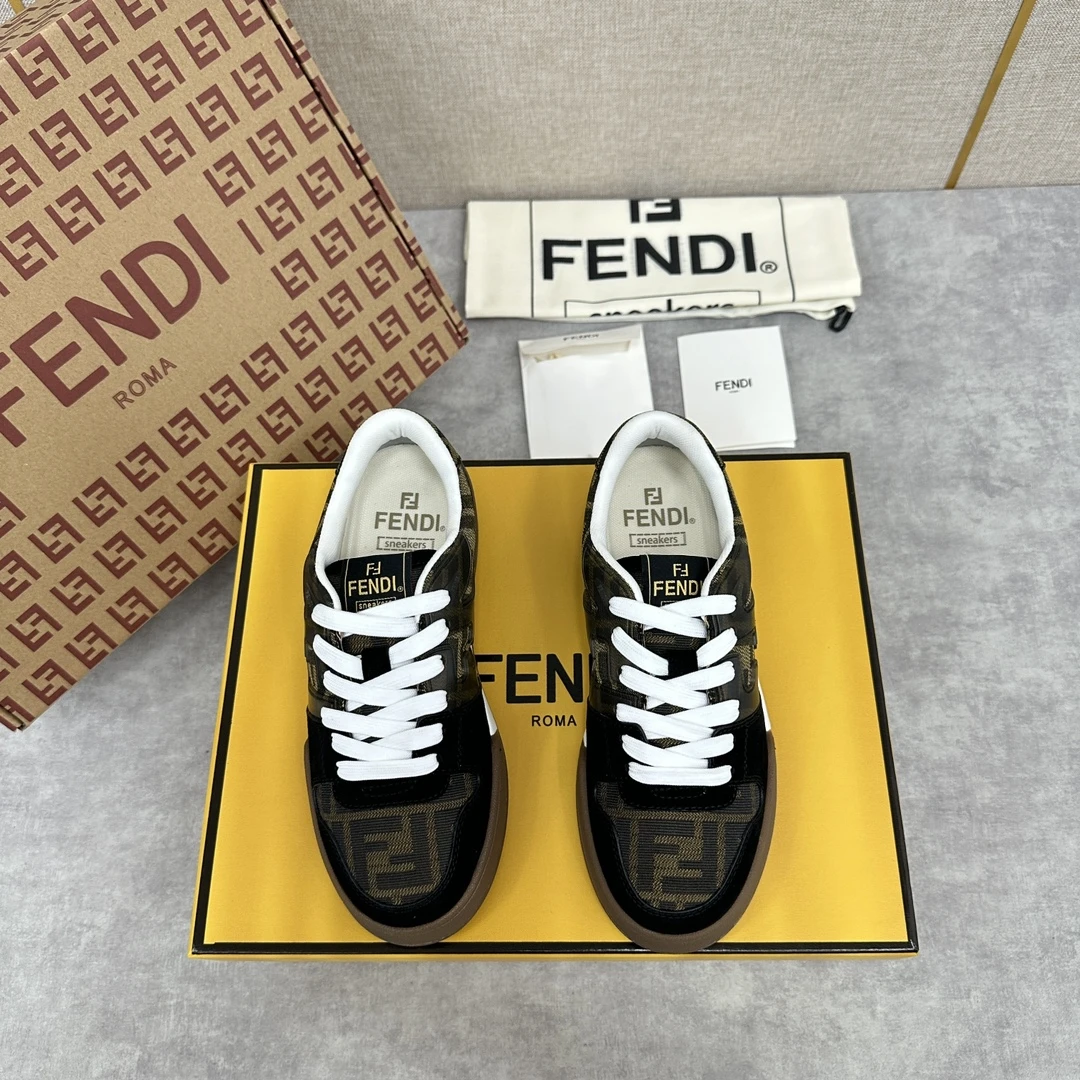 Fendi Sneakers — 55b5bcf3