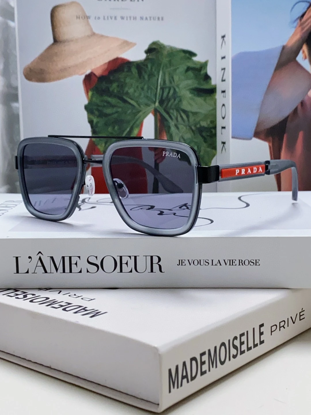 Prada Eyewear — d2374ced