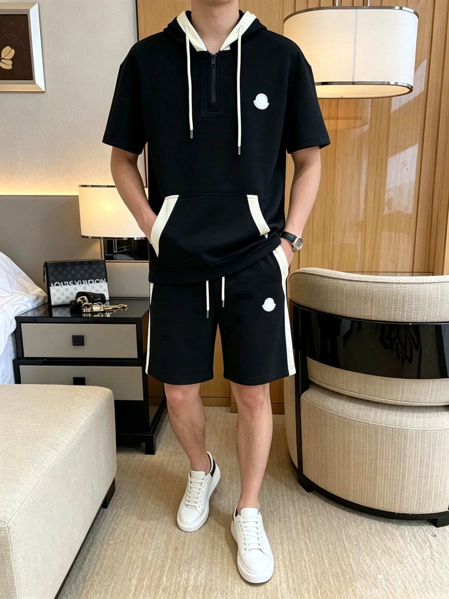 Moncler T-Shirt — 9737f7a1