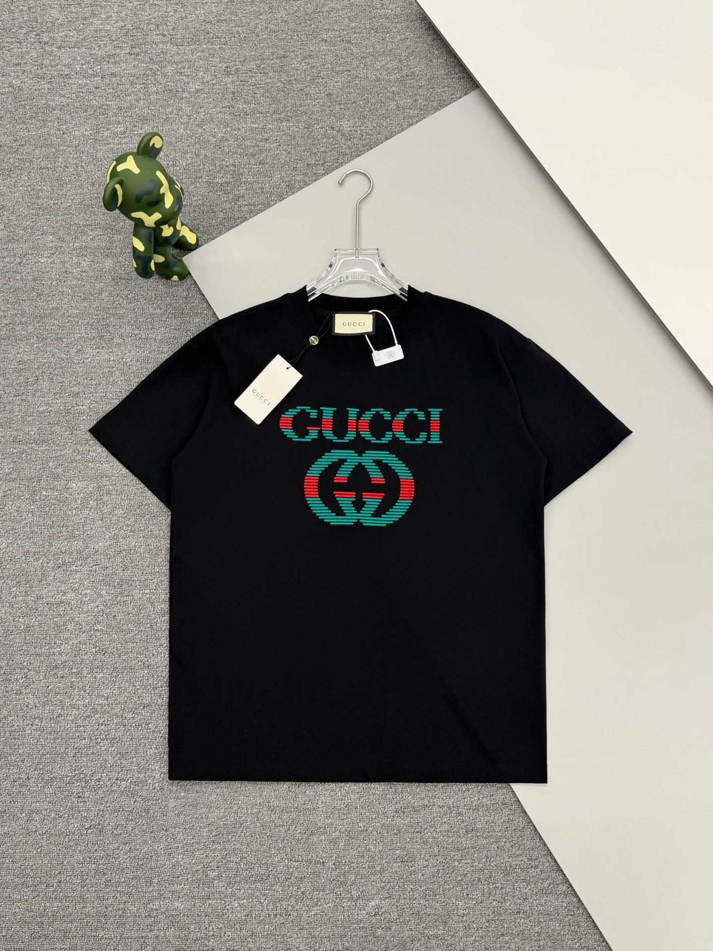 Gucci T-Shirt — e9ebe6e1