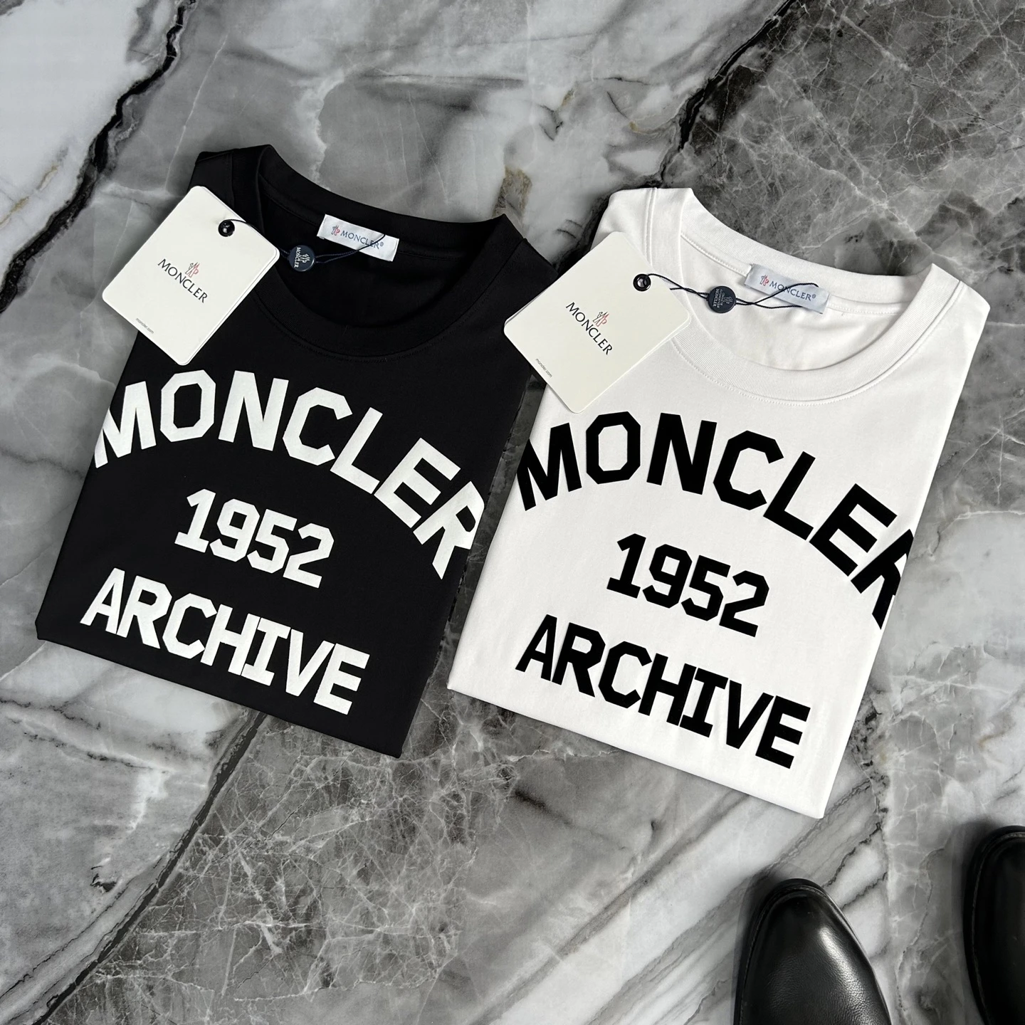 Moncler T-Shirt — 7662ed6a