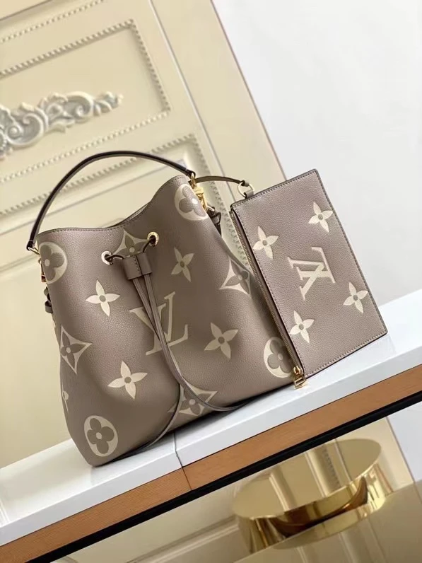Louis Vuitton Bag — 416b6dd0