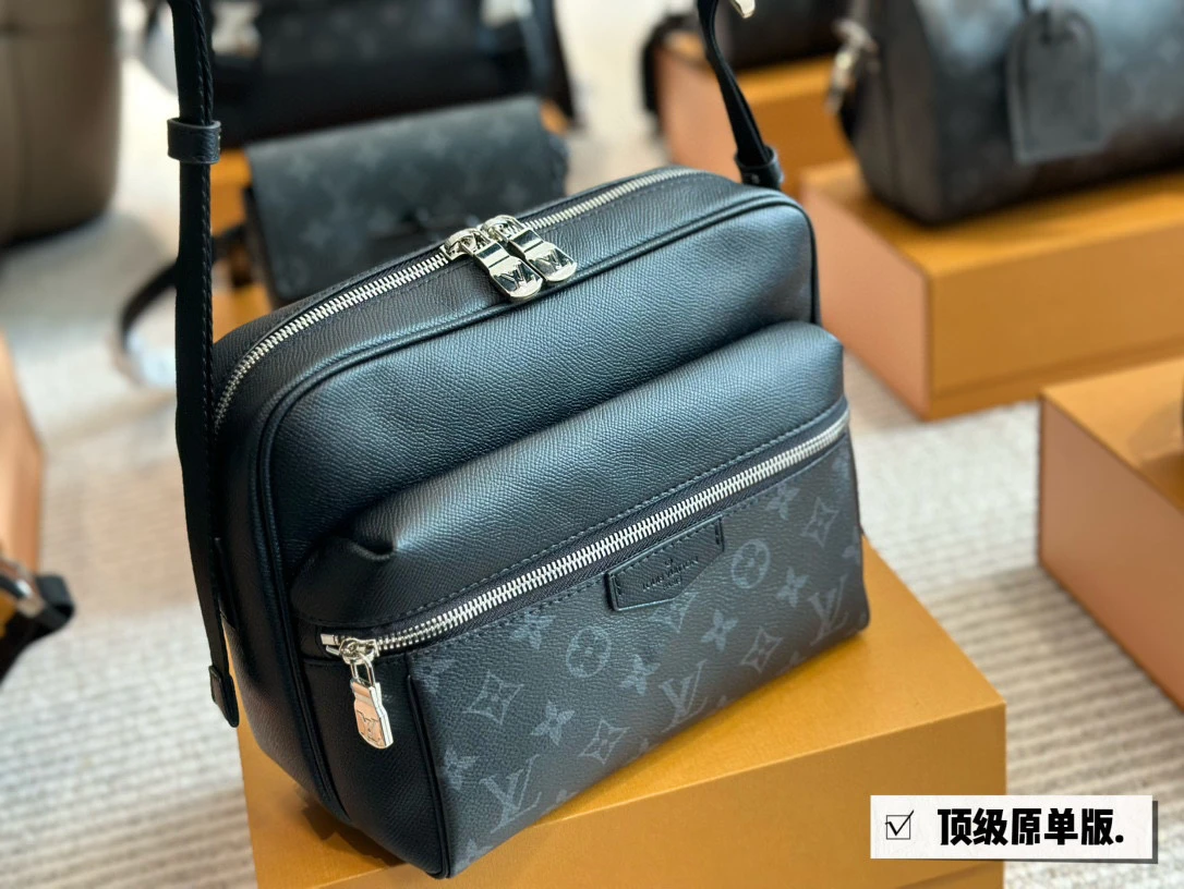 Louis Vuitton Bag — 4690a119