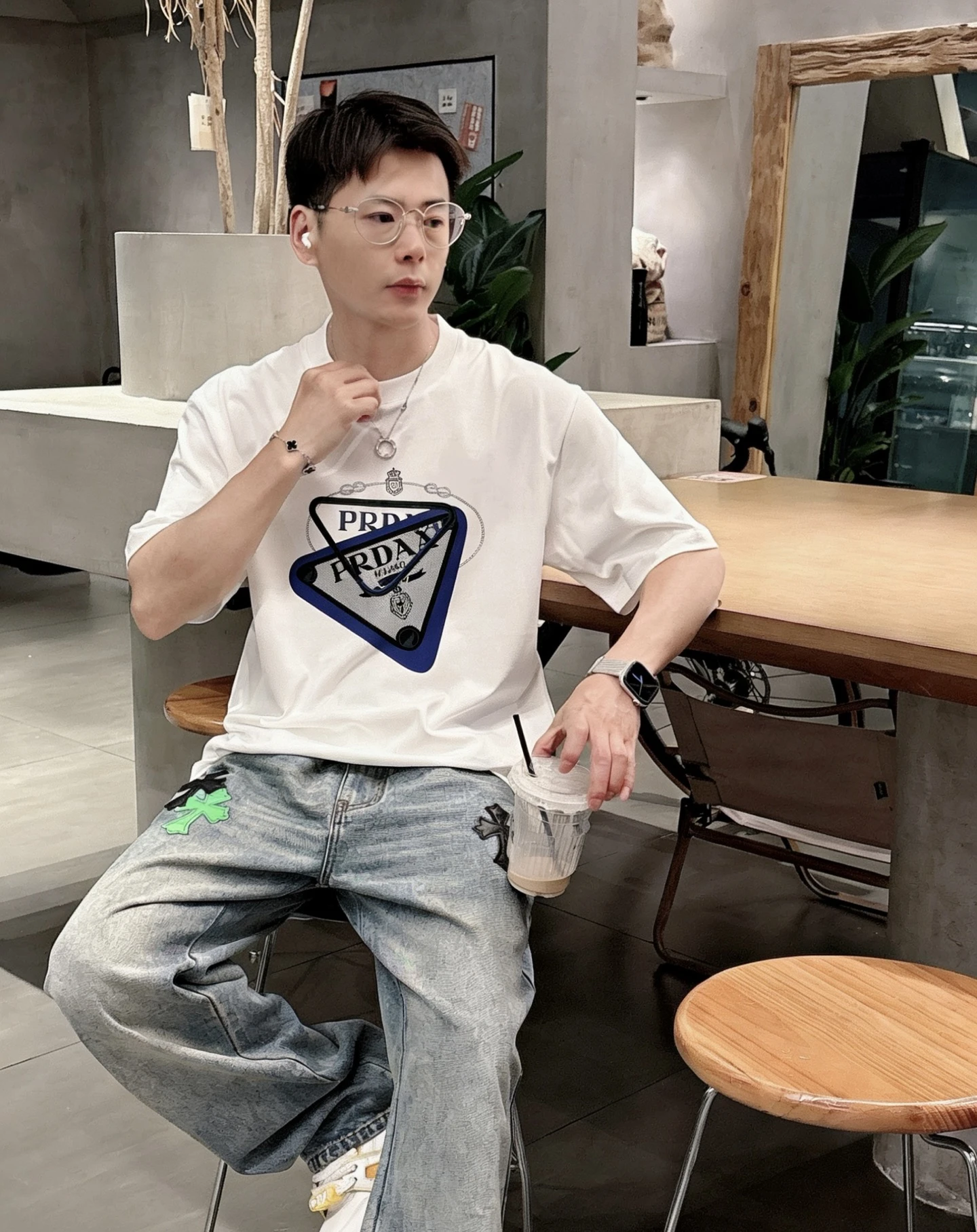 Prada T-Shirt — 9c08ac02