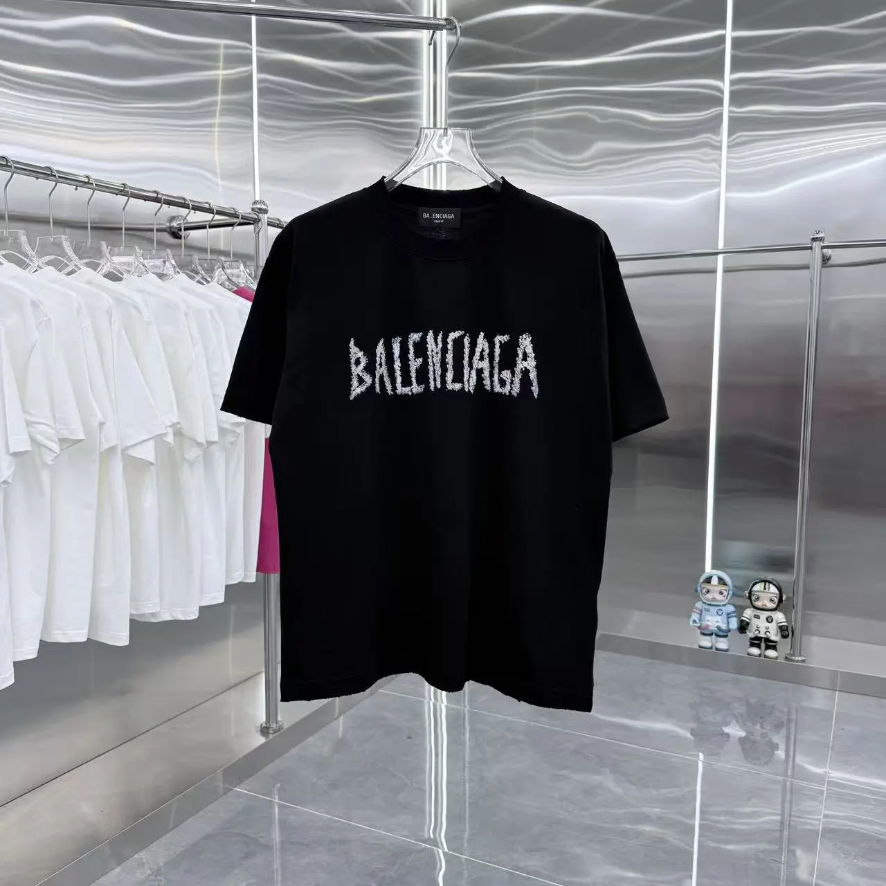 Balenciaga T-Shirt — 1a120e5e