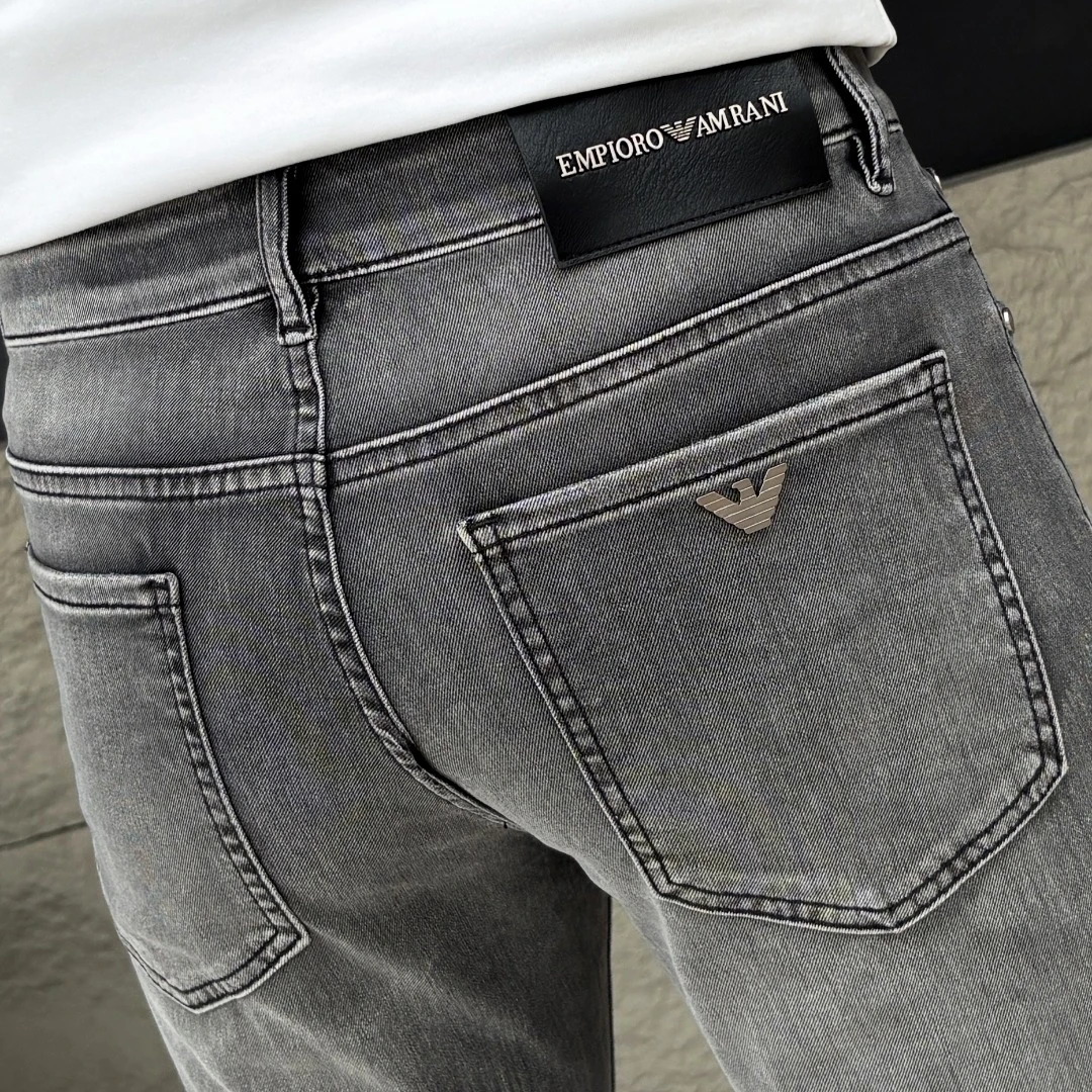 Armani Jeans — 5517fee4