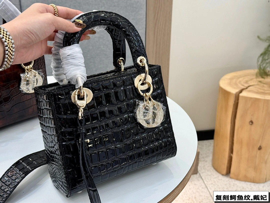 Dior Bag — f7724f37