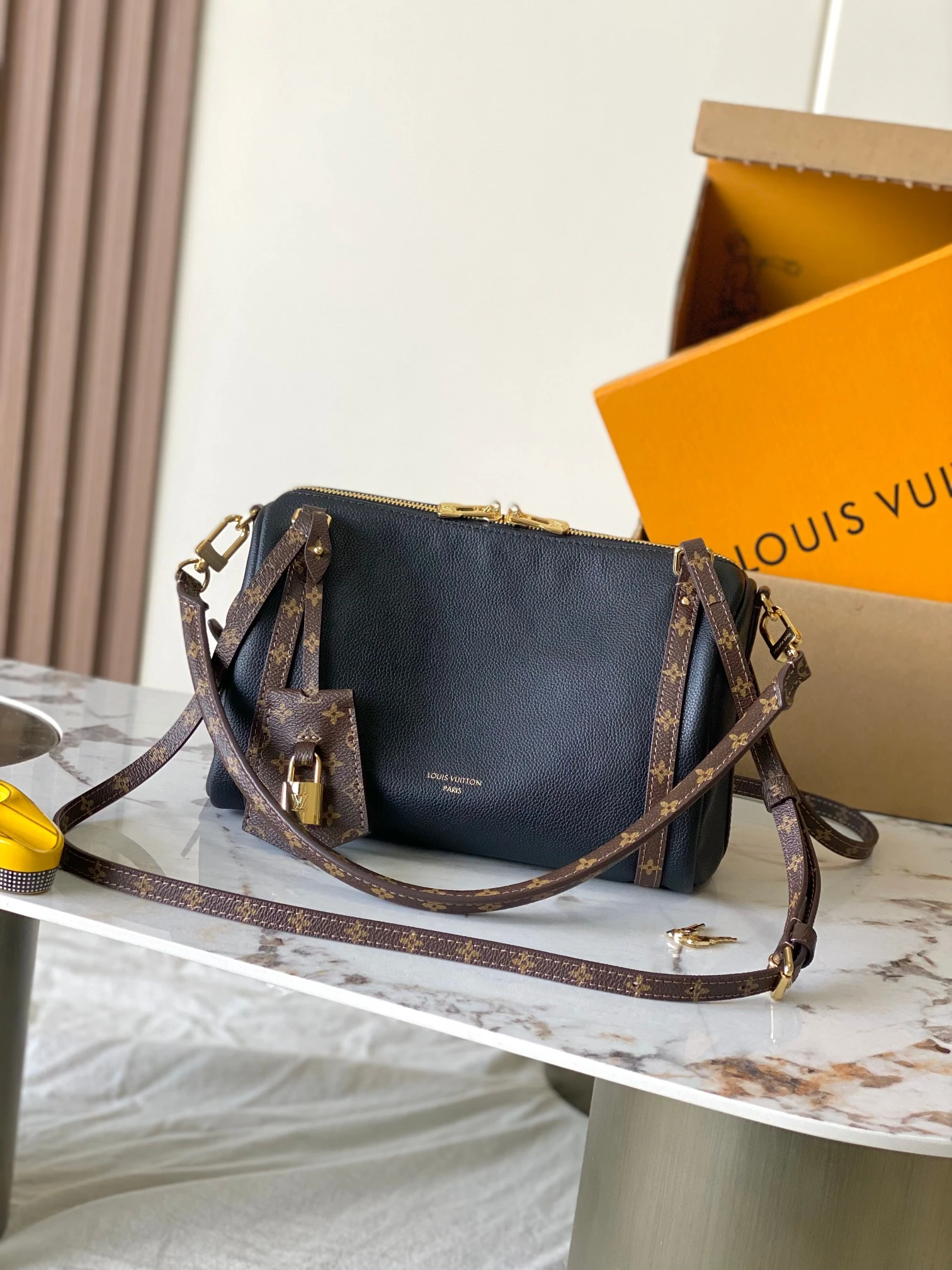 Louis Vuitton Bag — bd899a0e