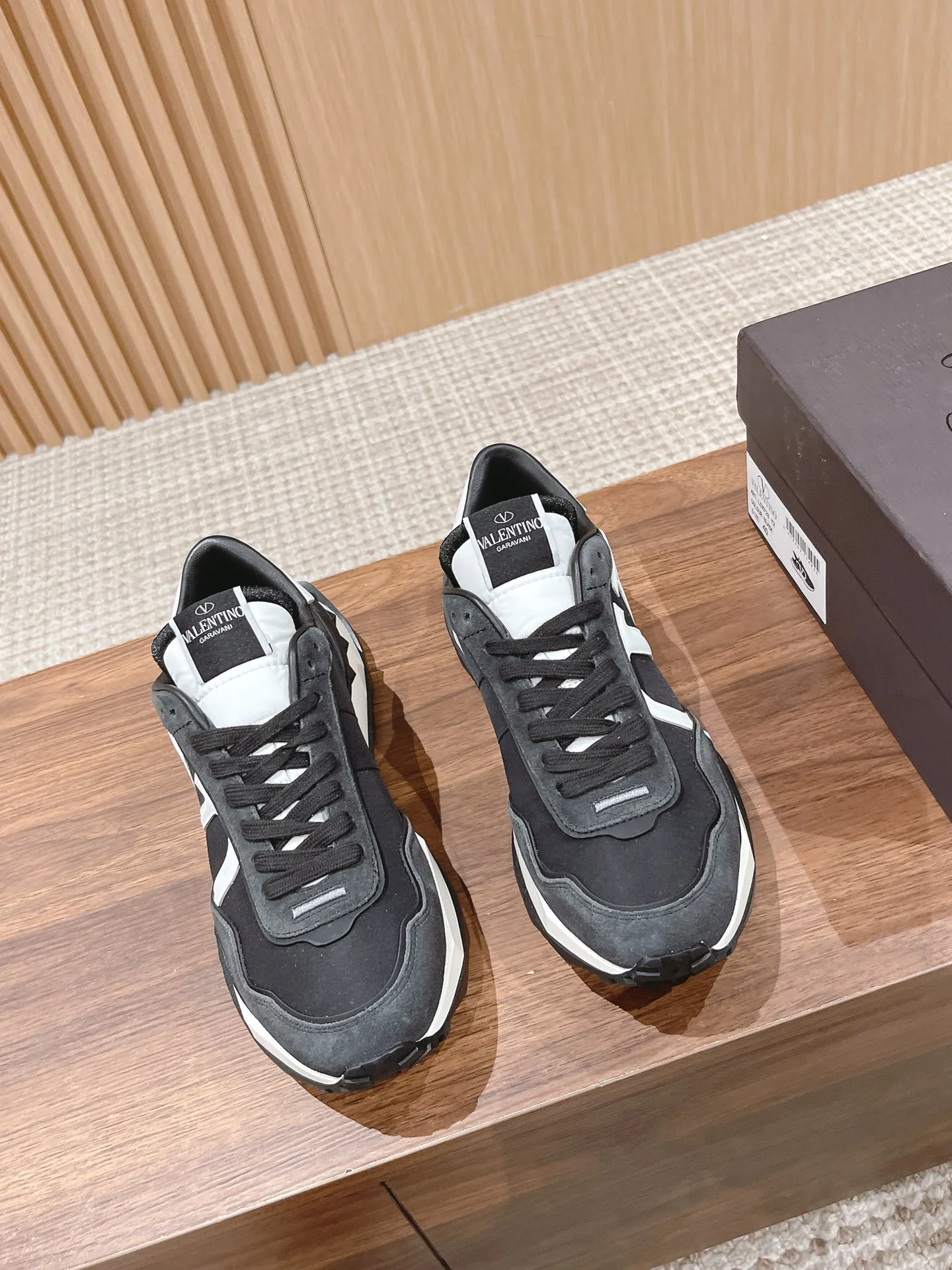 Valentino Sneakers — 54a08560