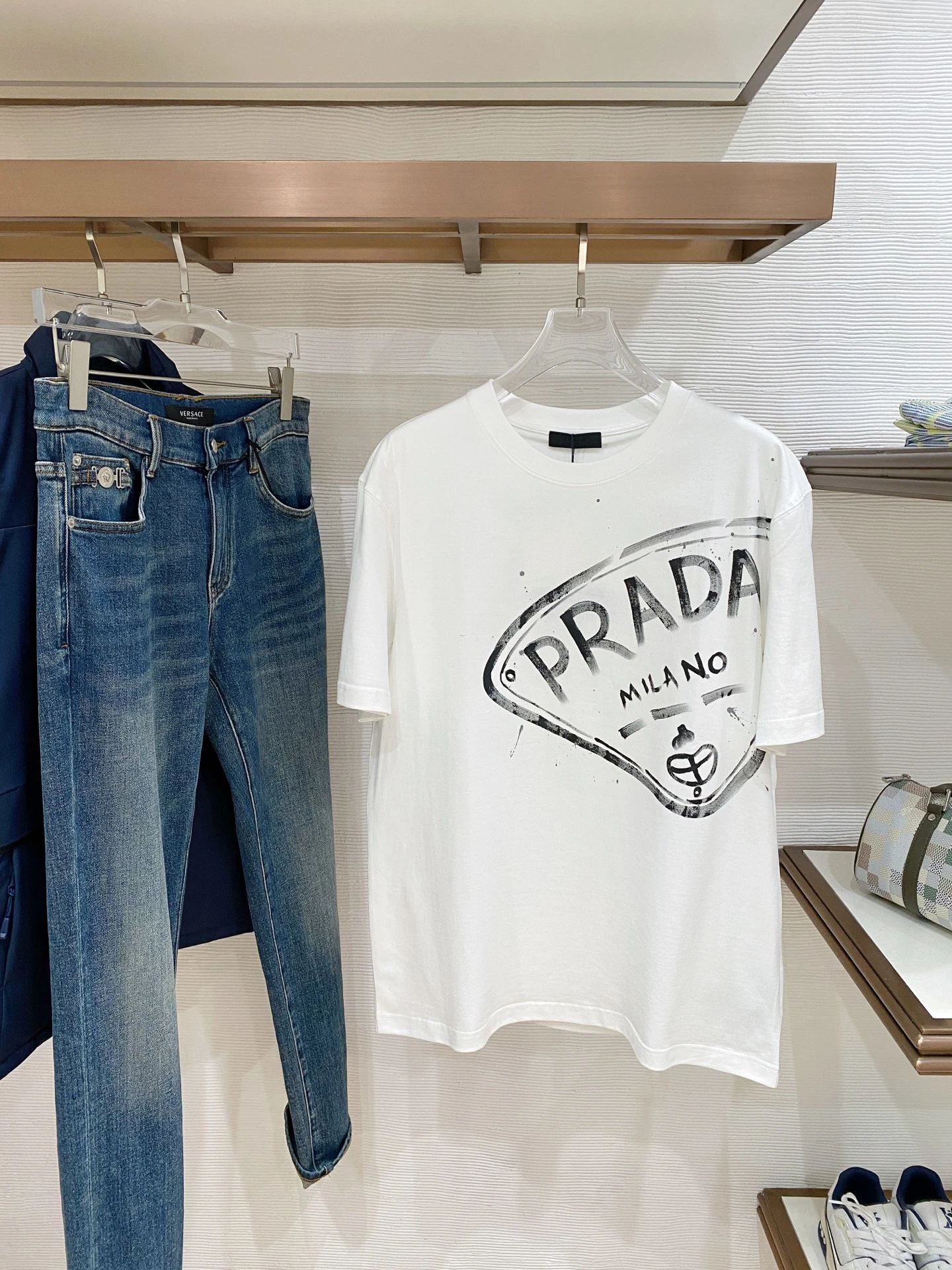 Prada T-Shirt — efd6490c