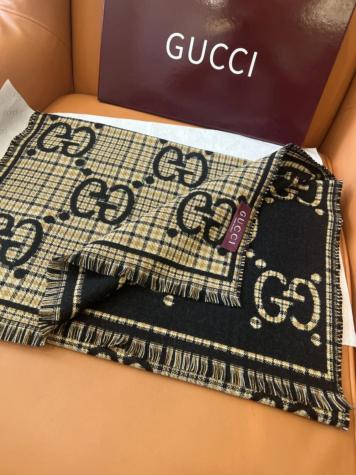 Gucci Scarves — 457046f6
