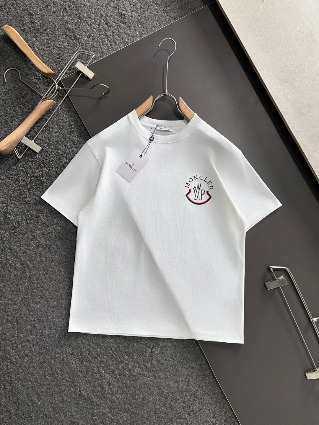 Moncler T-Shirt — 9b12563d