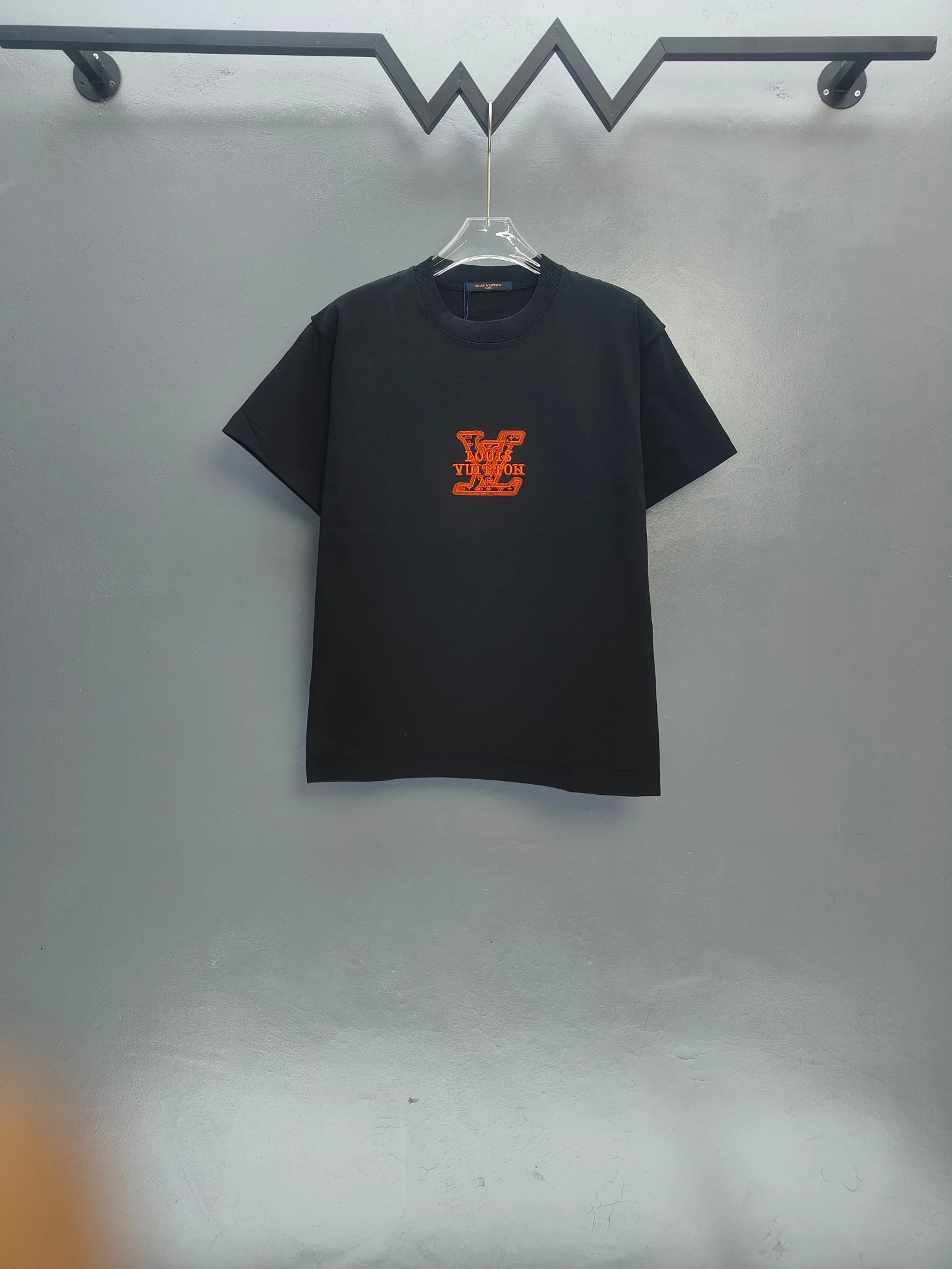 Louis Vuitton T-Shirt — b7072124