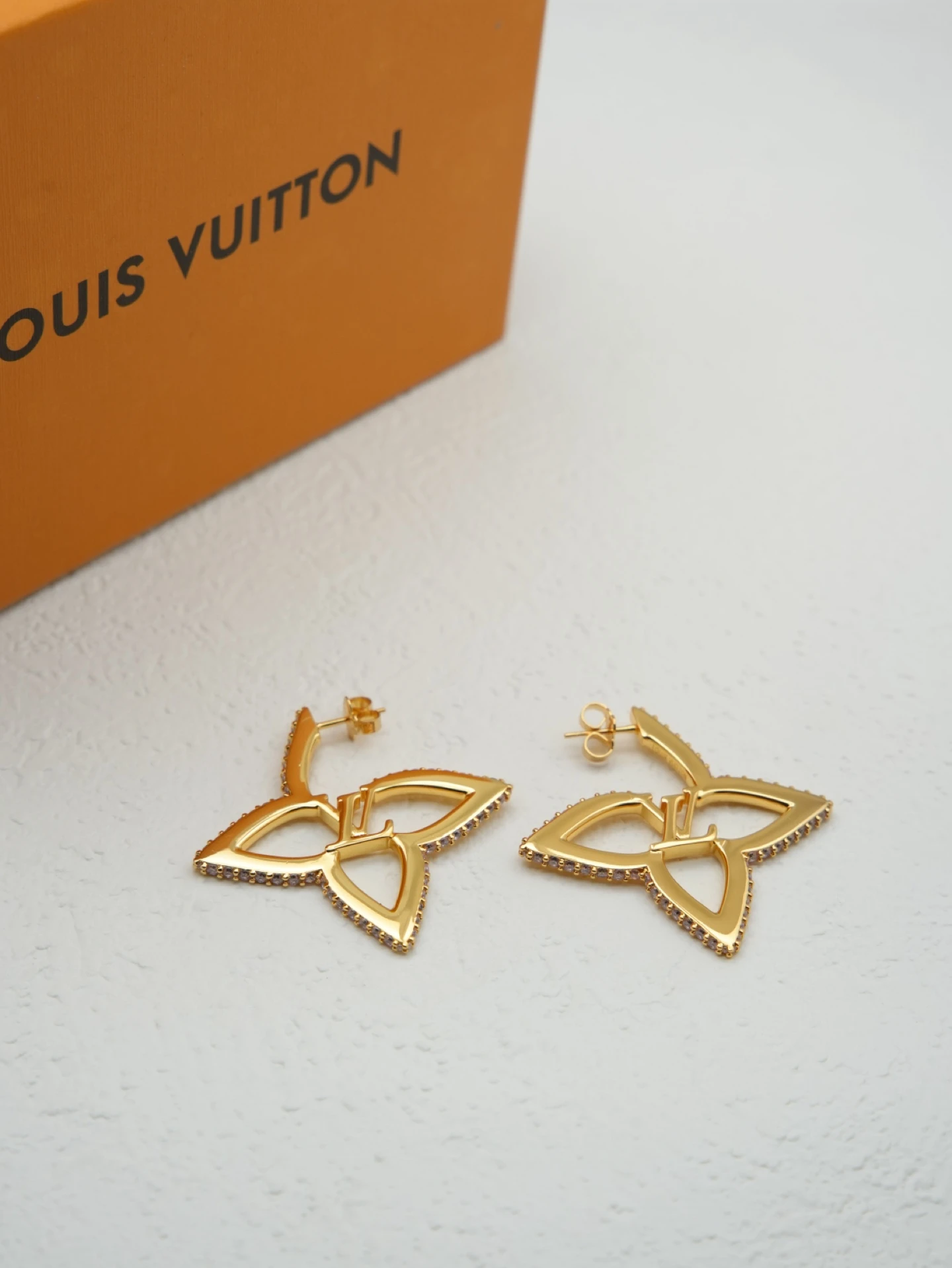 Louis Vuitton Earrings — cbc0fdb7