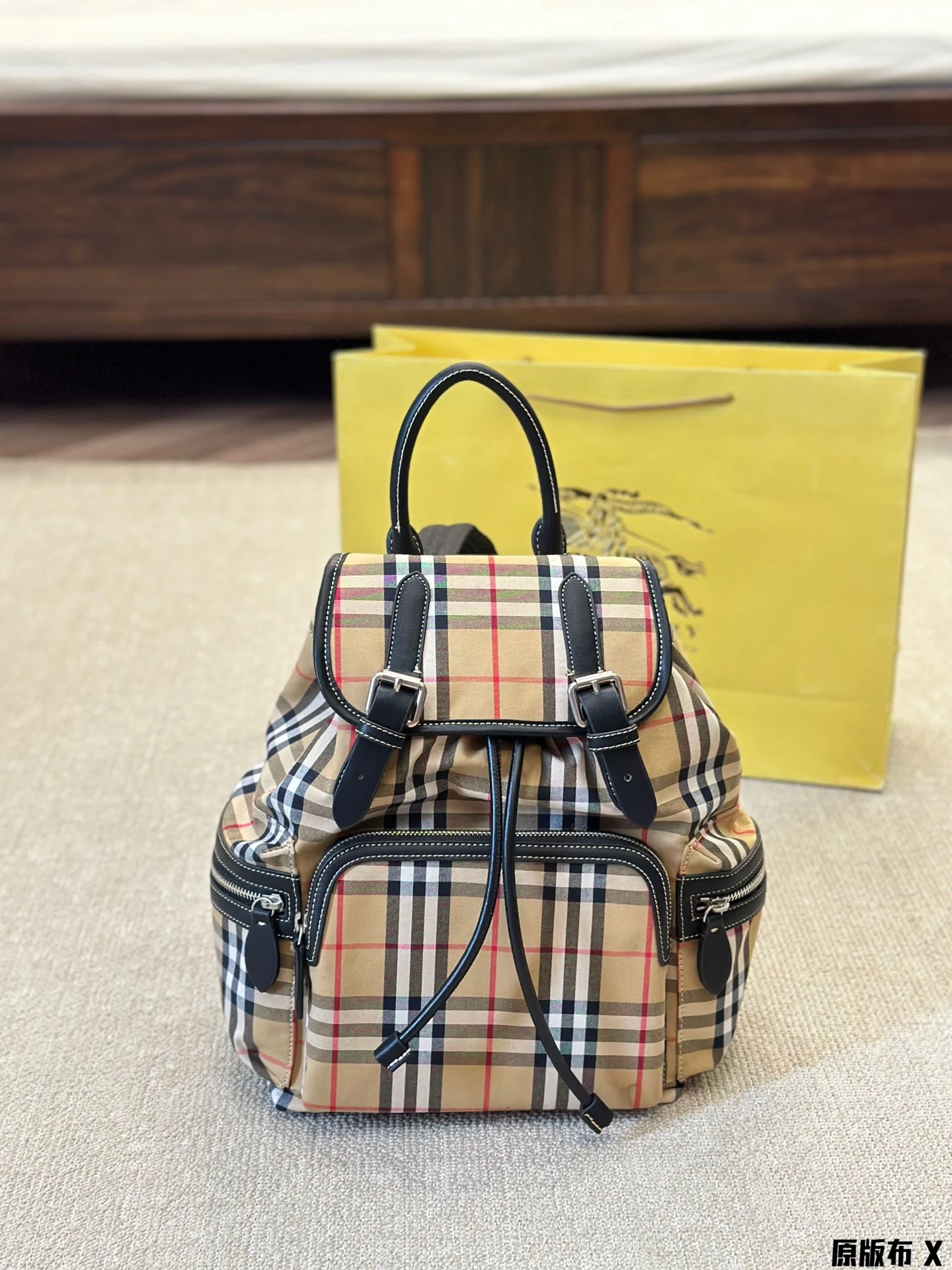 Burberry Bag — 82224b36