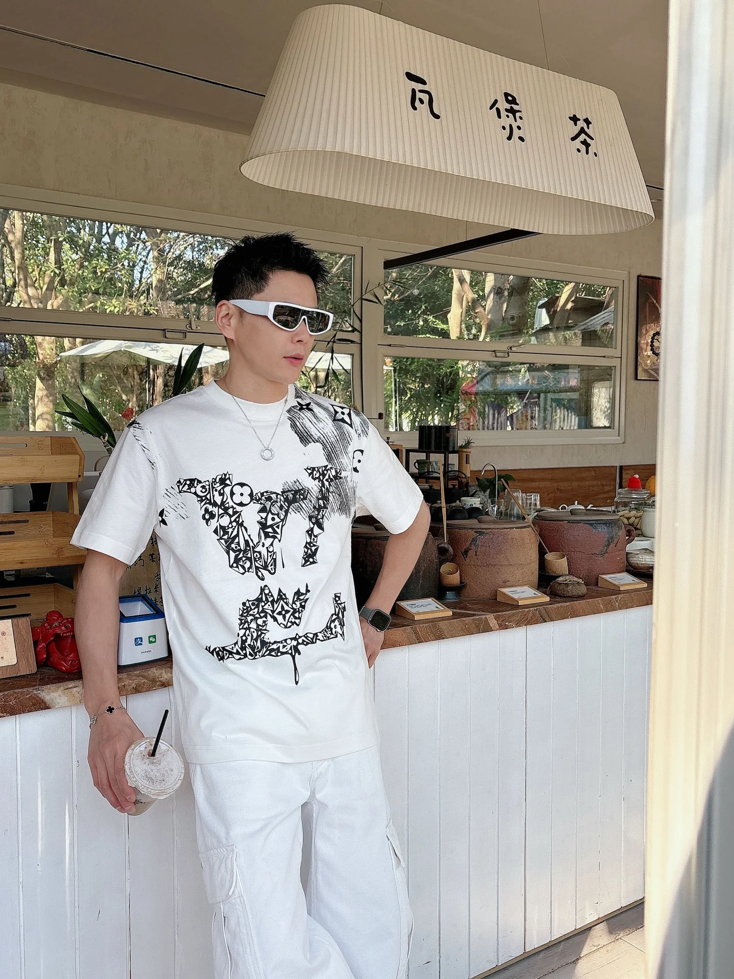 Louis Vuitton T-Shirt — 386528b0