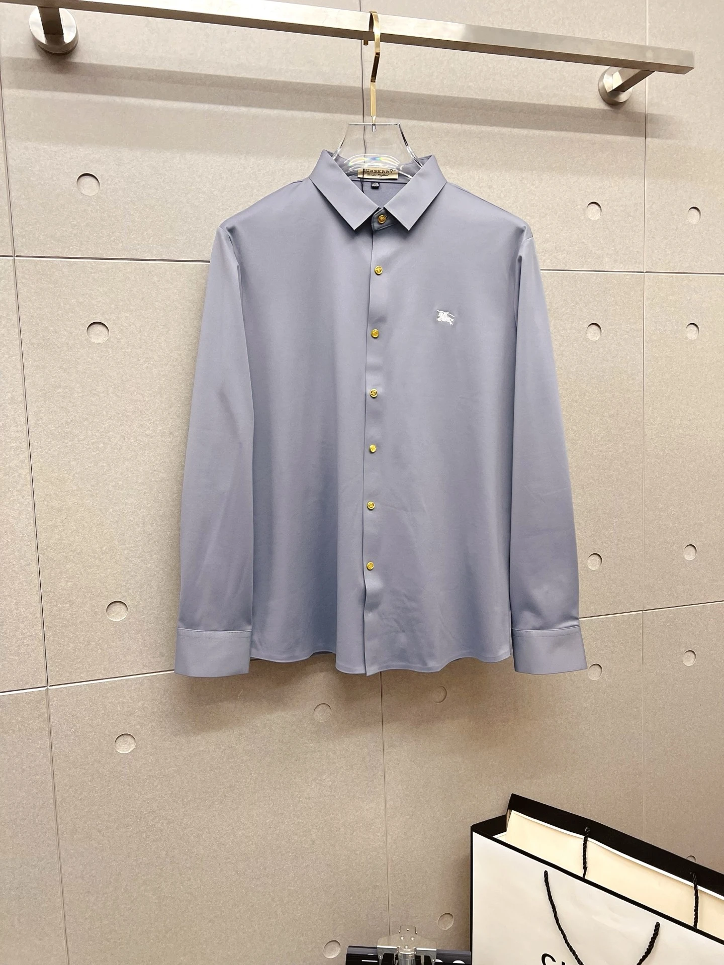 Shirts — d8a89060