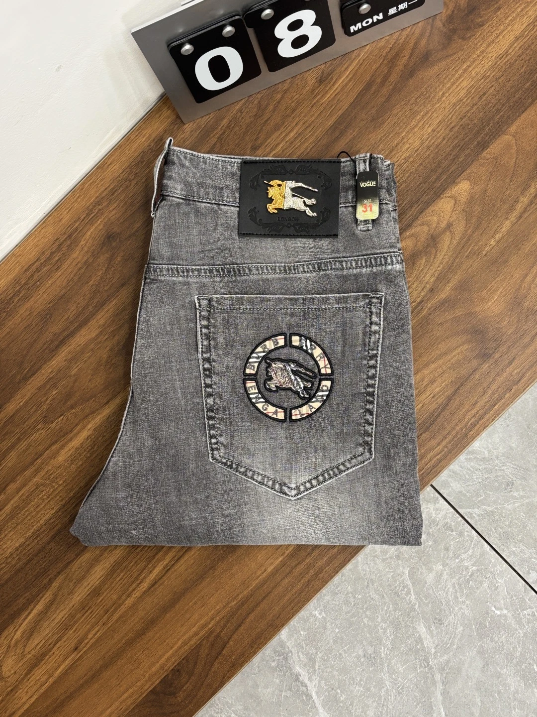 Burberry Jeans — 38118ebd