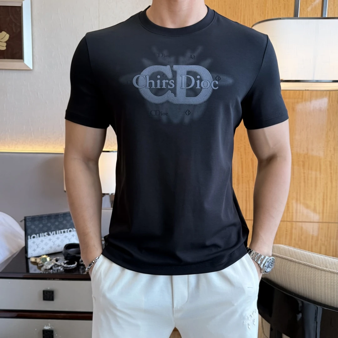 Dior T-Shirt — 0e240627