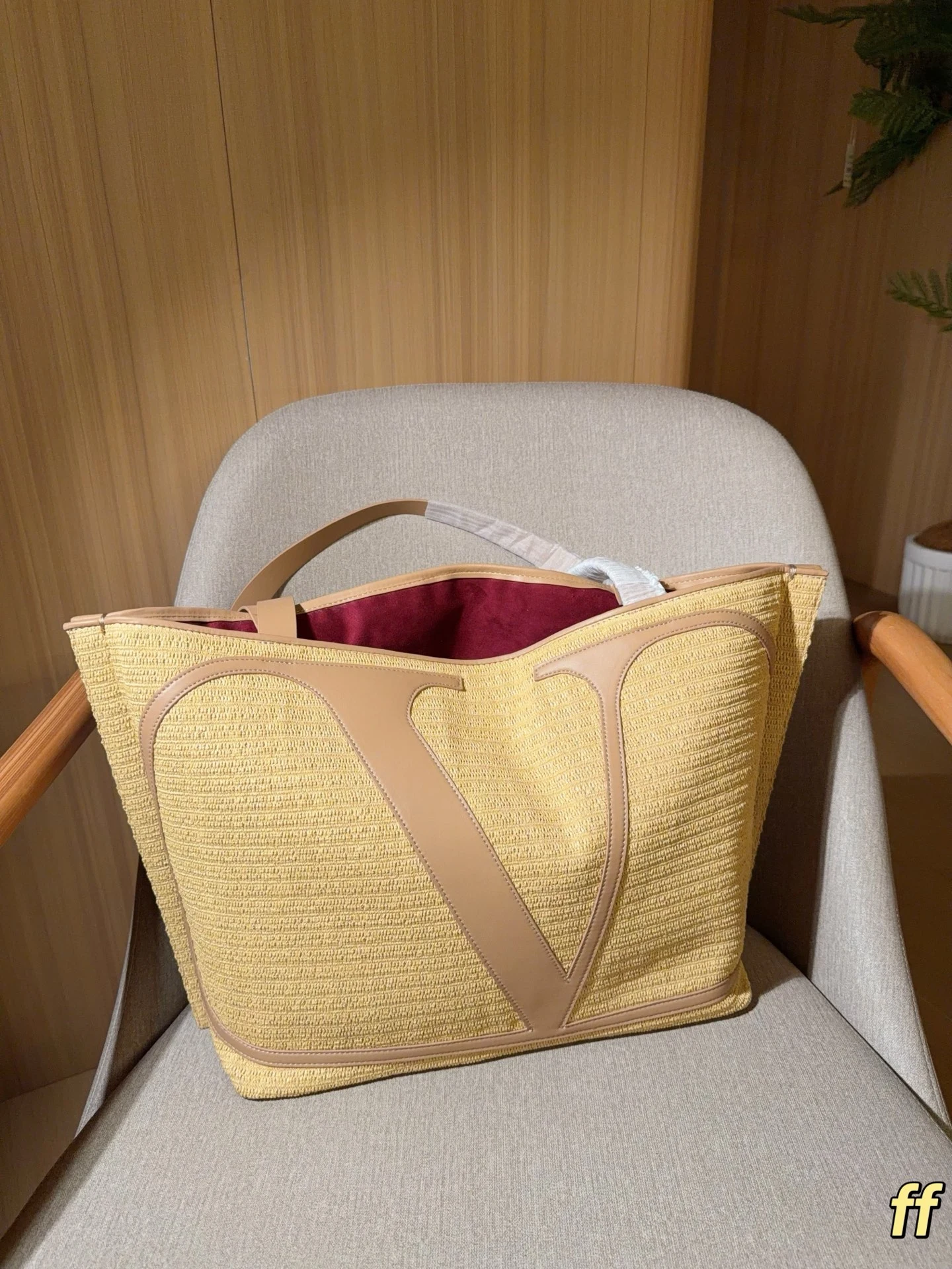 Valentino Bag — d5f186fb