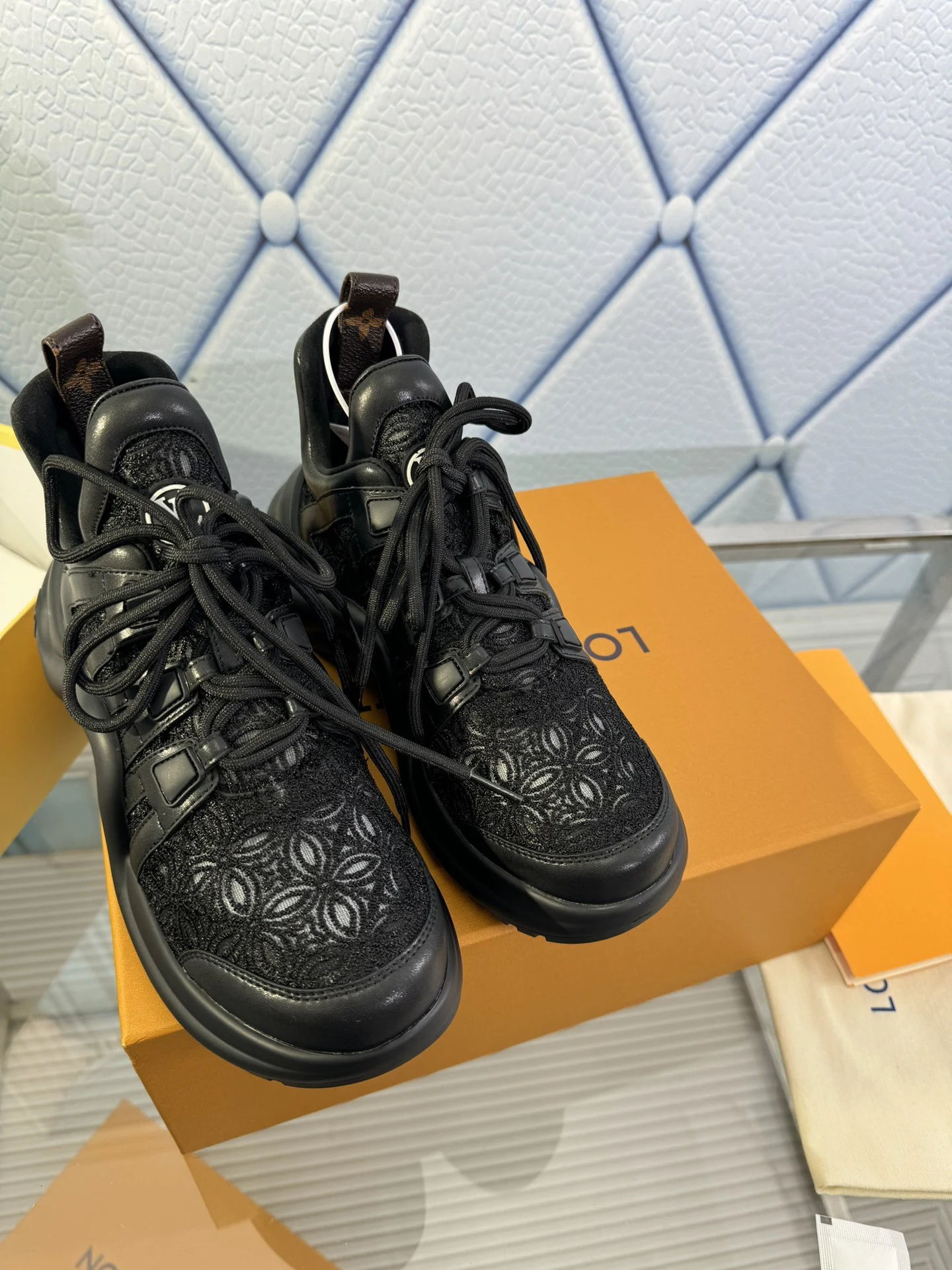 Louis Vuitton Shoes — db1590f6