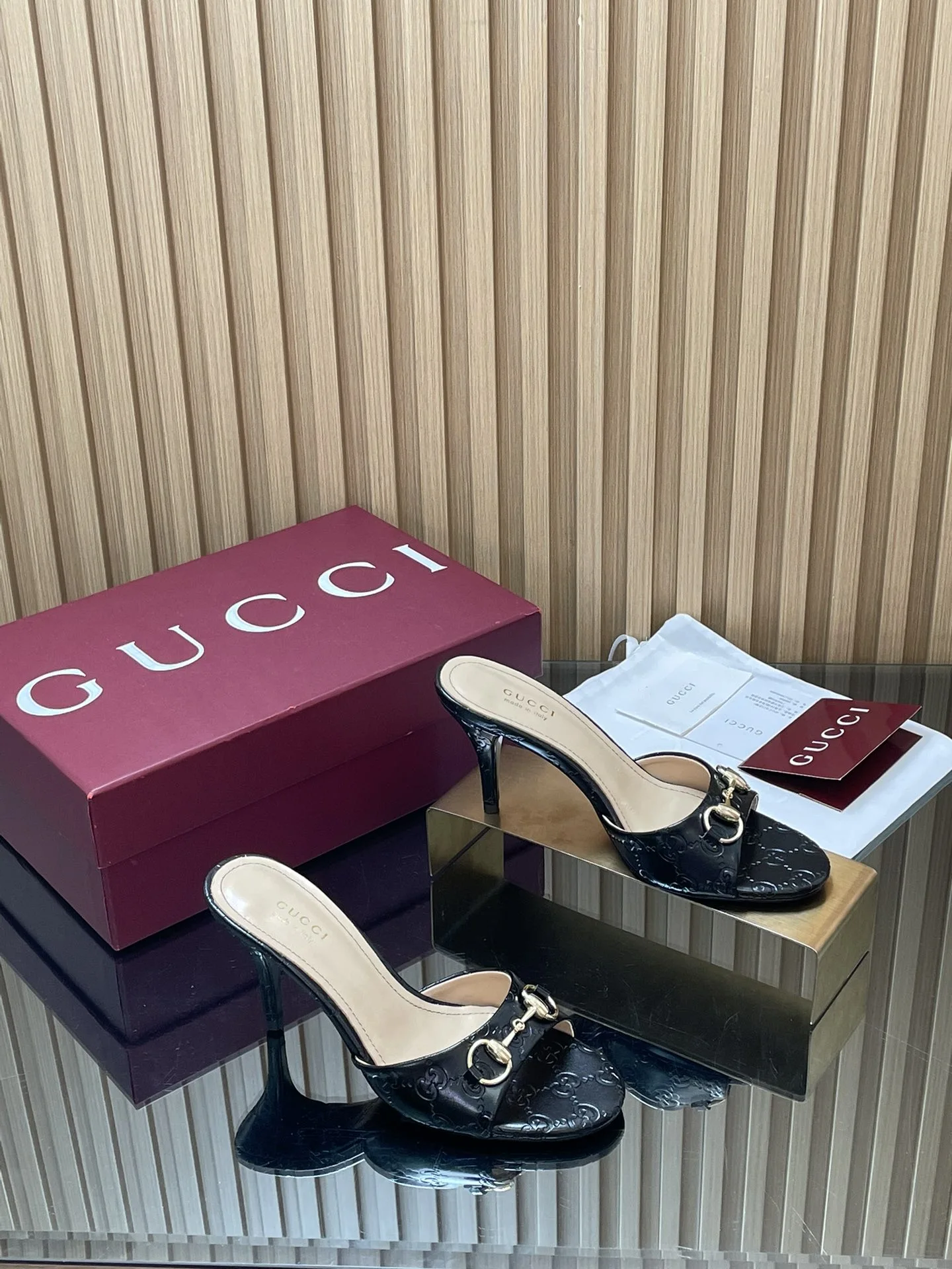 Gucci Slippers — f44ca907