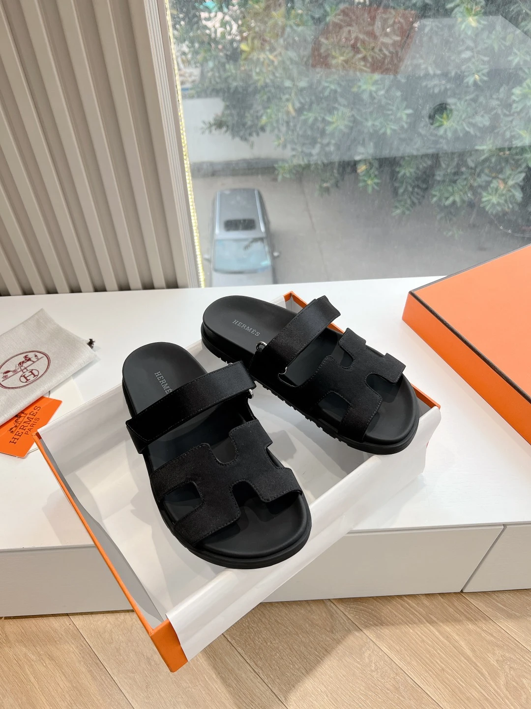 Hermès Slippers — b74160b7