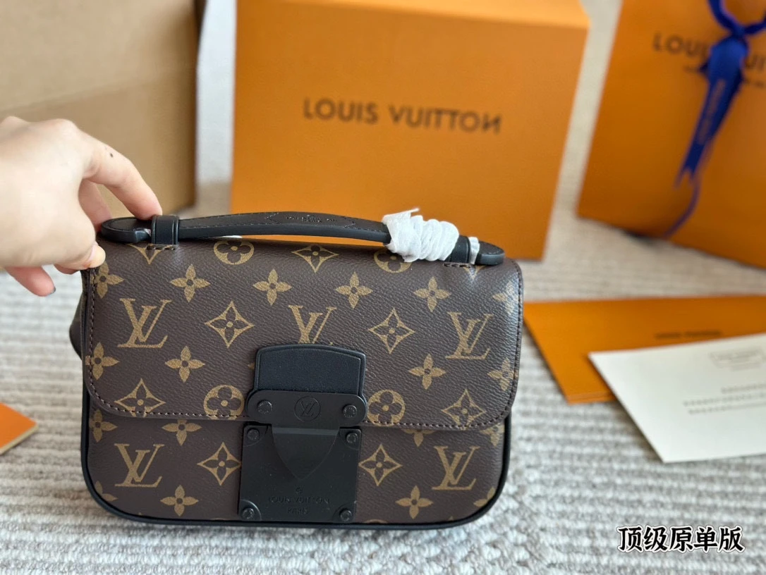 Louis Vuitton Bag — a3dd108c