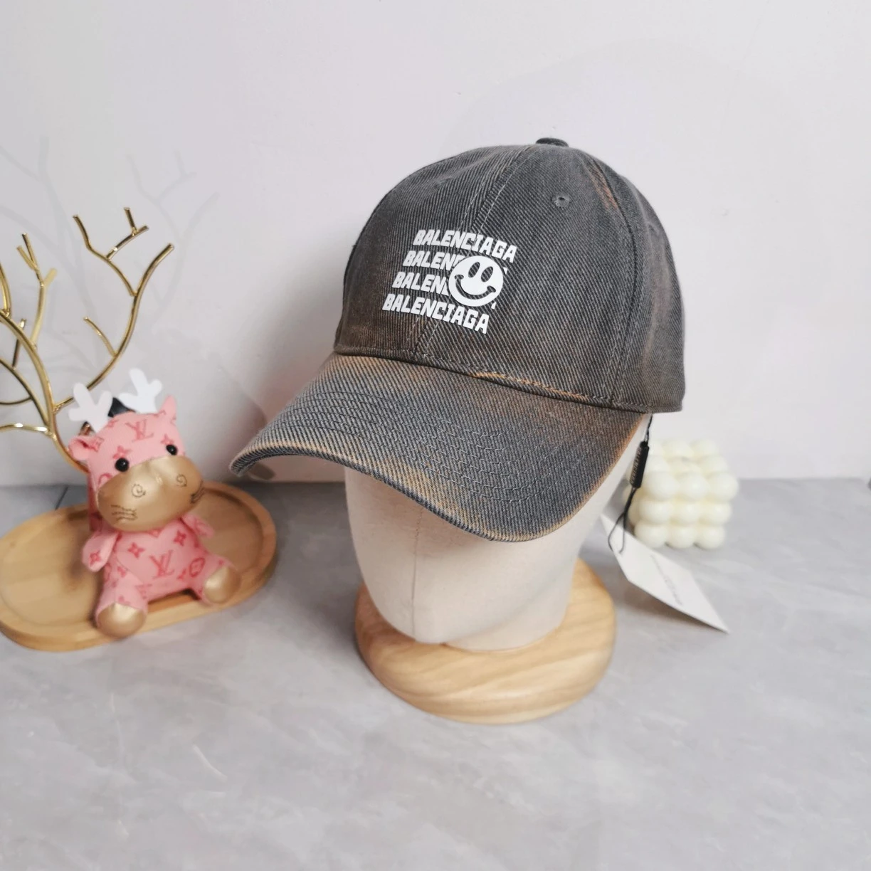 Balenciaga Hat — c0c6d0d5