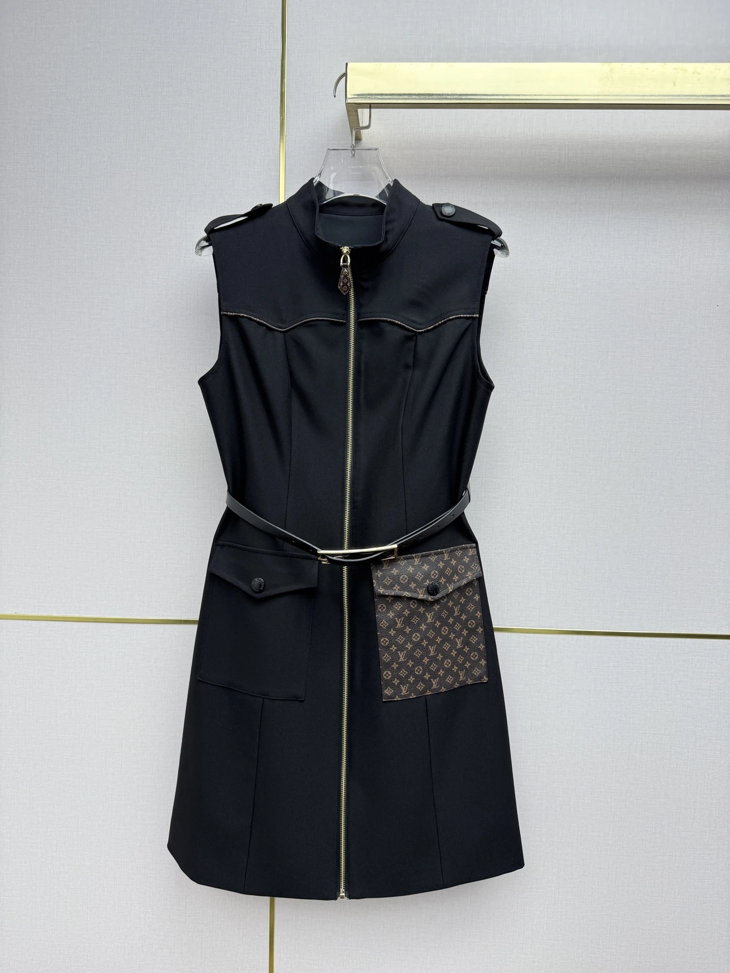 Dresses — 7deae672