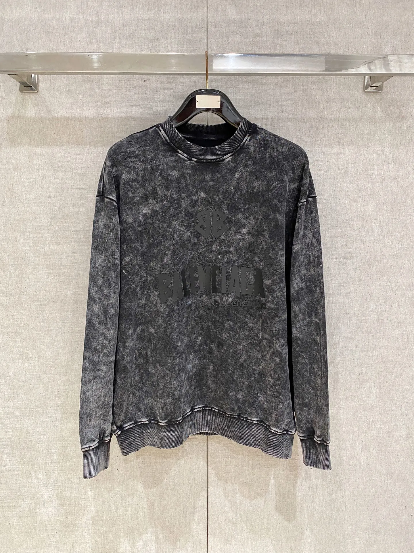 Balenciaga Sweatshirts — aa32db8a