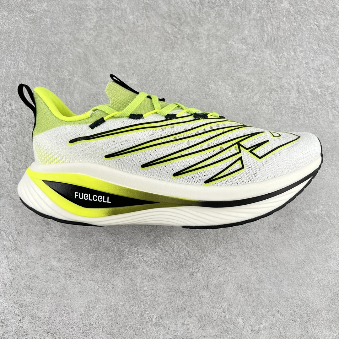 New Balance Sneakers — 5cf04ad3