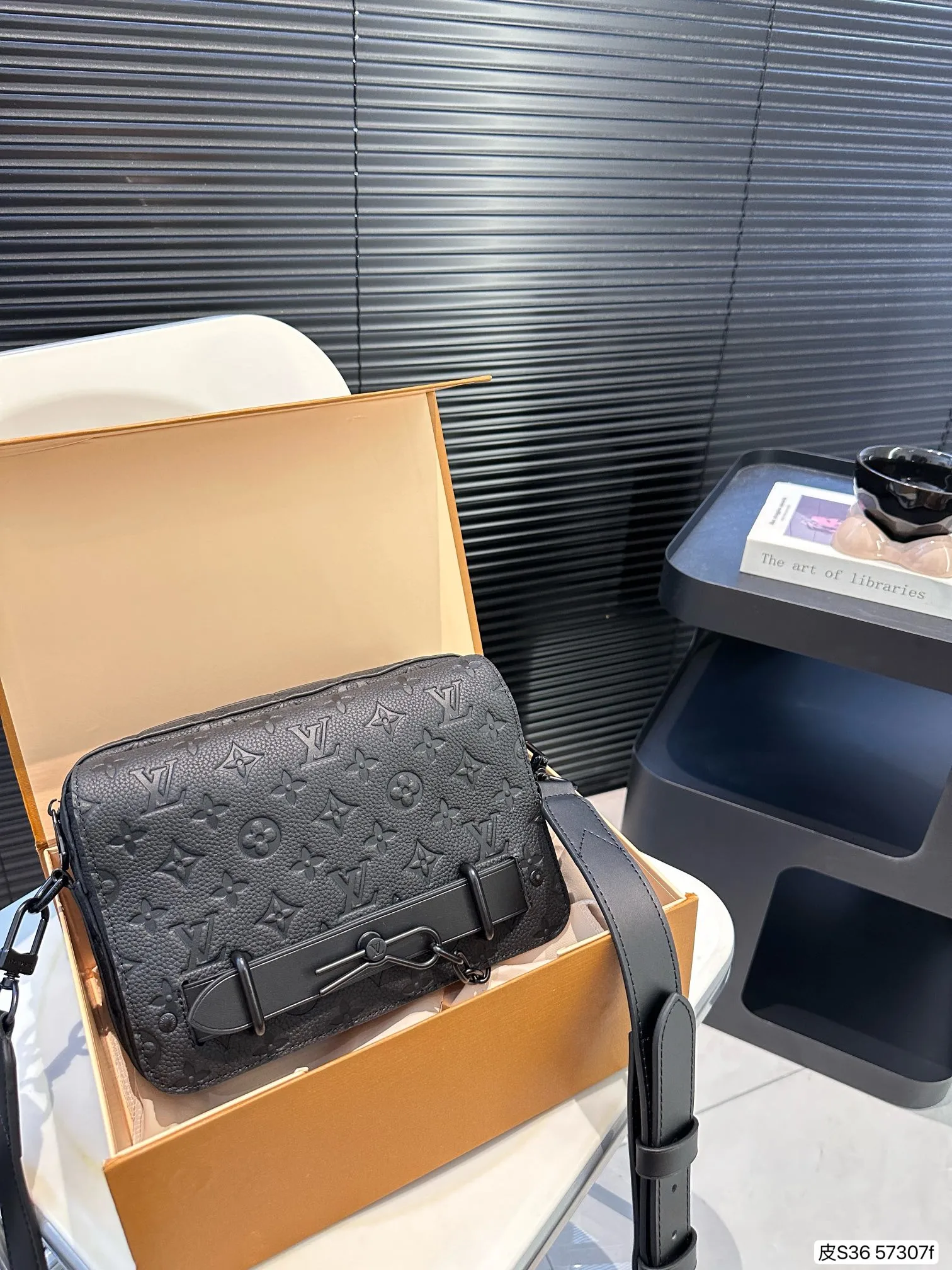 Louis Vuitton Bag — fe9917dd