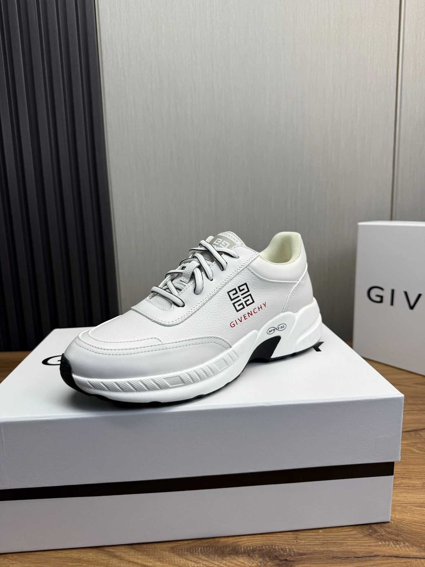 Givenchy Sneakers — c00c909b