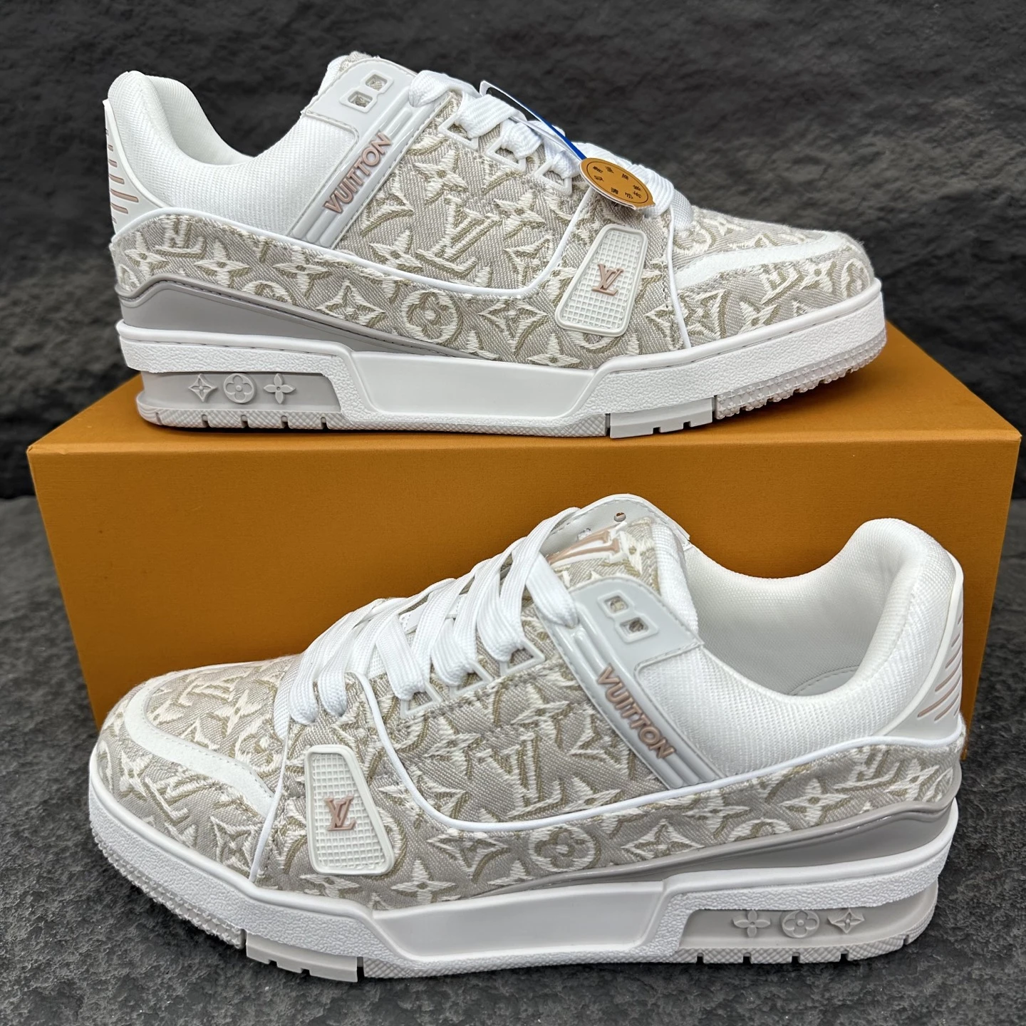Louis Vuitton Sneakers — 63317b76