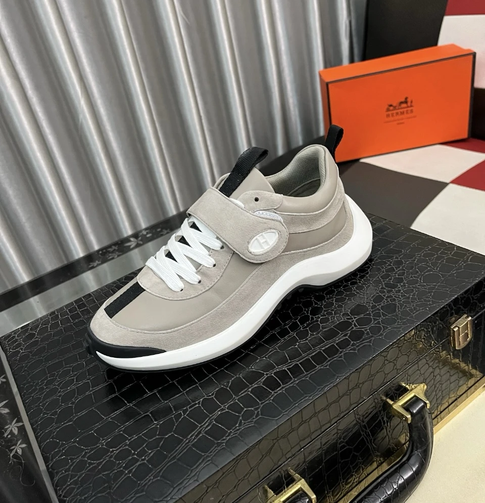 Hermès Sneakers — 1adcbcbf